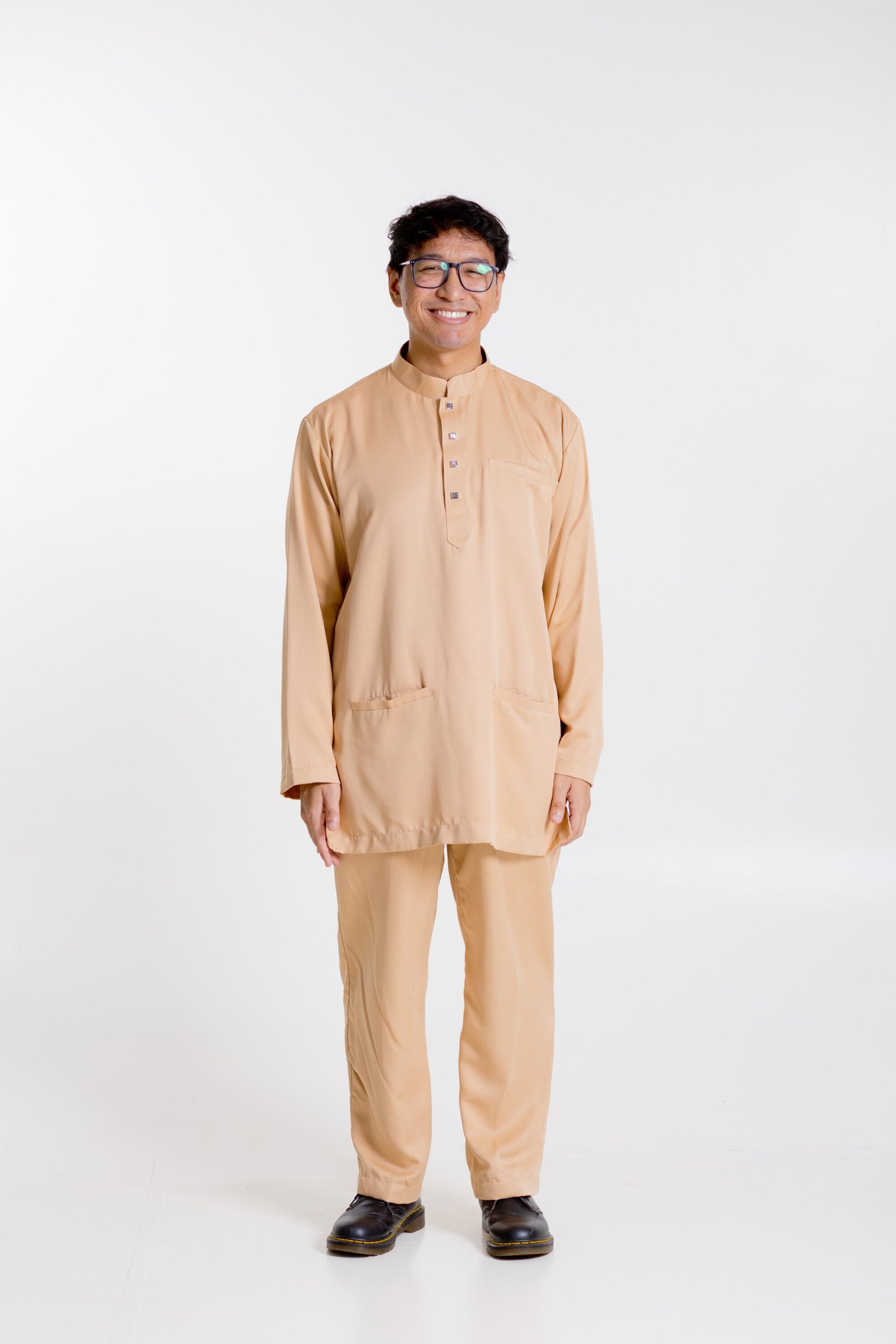 Haris Baju Melayu in Nude