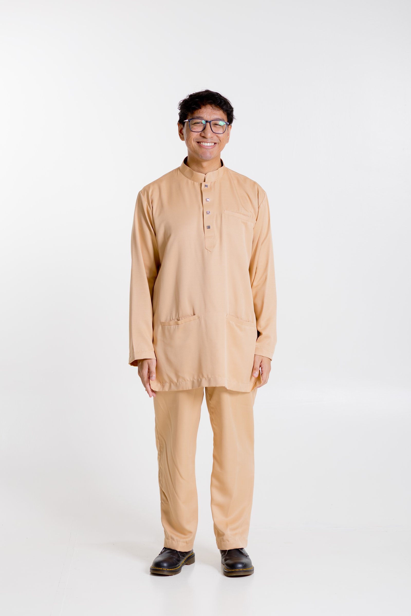 Haris Baju Melayu in Nude